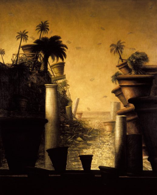 Terraza a contraluz con macetas, columnas y palmeras ante un mar dorado